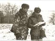 Sovětští důstojníci ve vojenském výcvik. prostoru