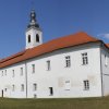 gymnázium Na Karmeli (bývalý klášter)