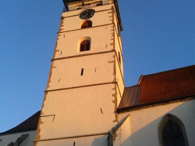 Městská věž kostela Nanebevzetí Panny Marie